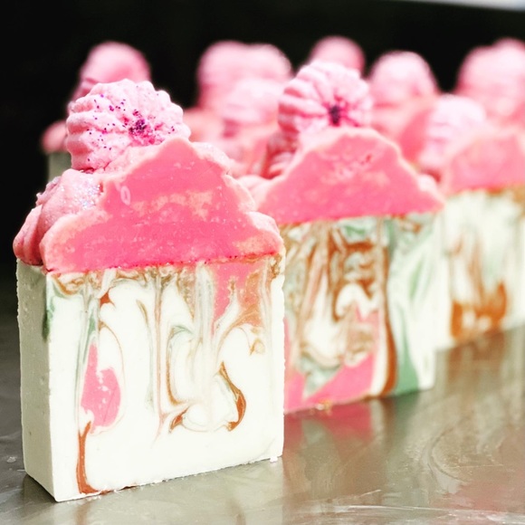 🌸CherryBlossom Essential Goat Milk & Cream Lather - Picture 4 of 6